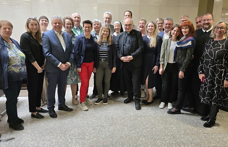 Die steirische Delegation bei KA Jubiläum mit dem zuständigen Referatsbischof Wilhelm Krautwaschl / Katholische Kirche Steiermark
